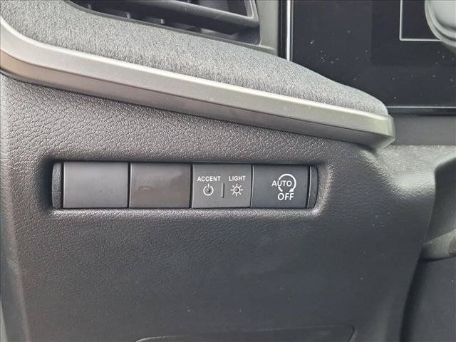 Used 2026 Nissan Kicks SV w/ SV Premium Package FWD image 9