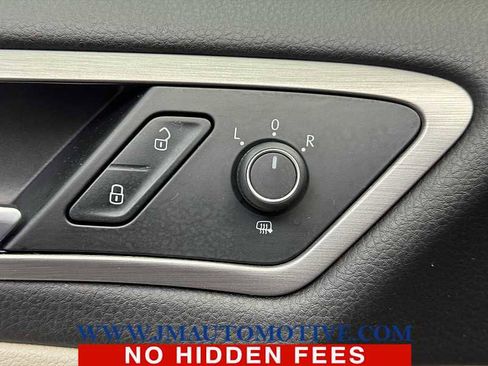 Used 2017 Volkswagen Golf S AWD/4WD image 41