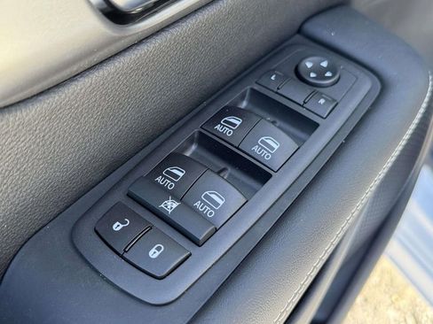 New 2026 Chrysler Pacifica Select image 27