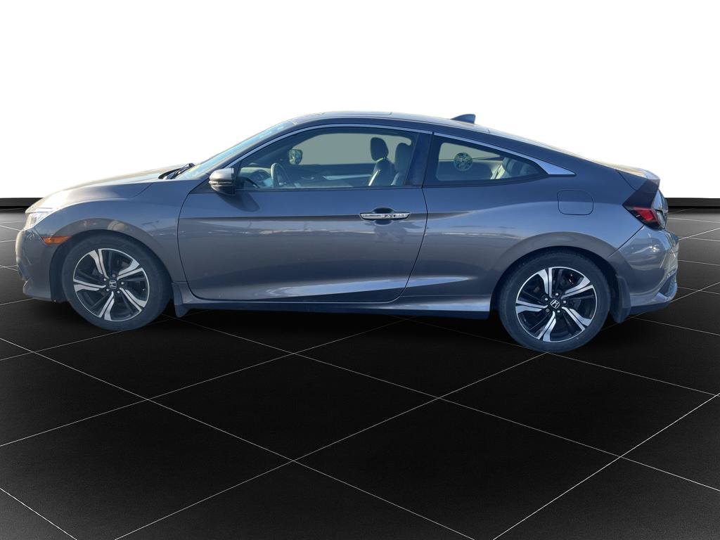 Used 2016 Honda Civic Touring image 2