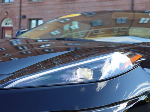 Used 2021 Chevrolet Corvette Stingray Premium Cpe w/ Z51 Performance Package RWD image 40