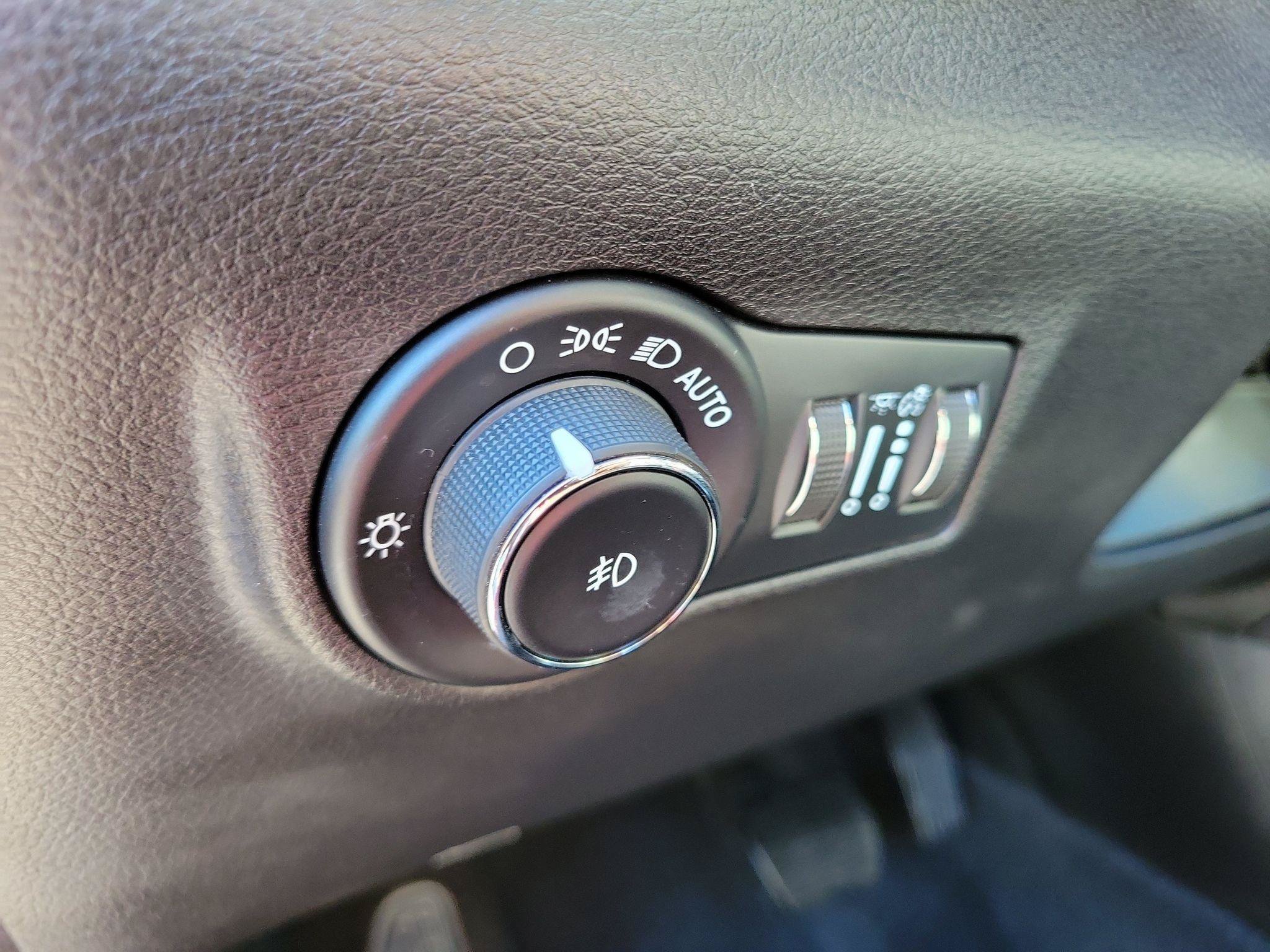 Used 2023 Jeep Compass Latitude AWD/4WD image 10