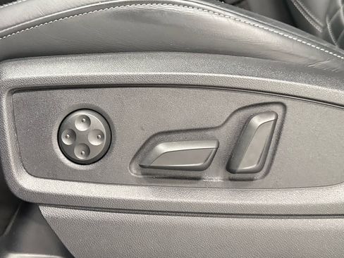 Used 2023 Audi SQ5 Prestige AWD/4WD image 12