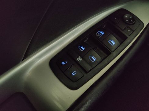 Used 2020 Dodge Journey SE w/ SE Popular Equipment Group image 27