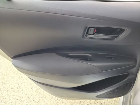 Used 2025 Toyota Corolla LE FWD image 14