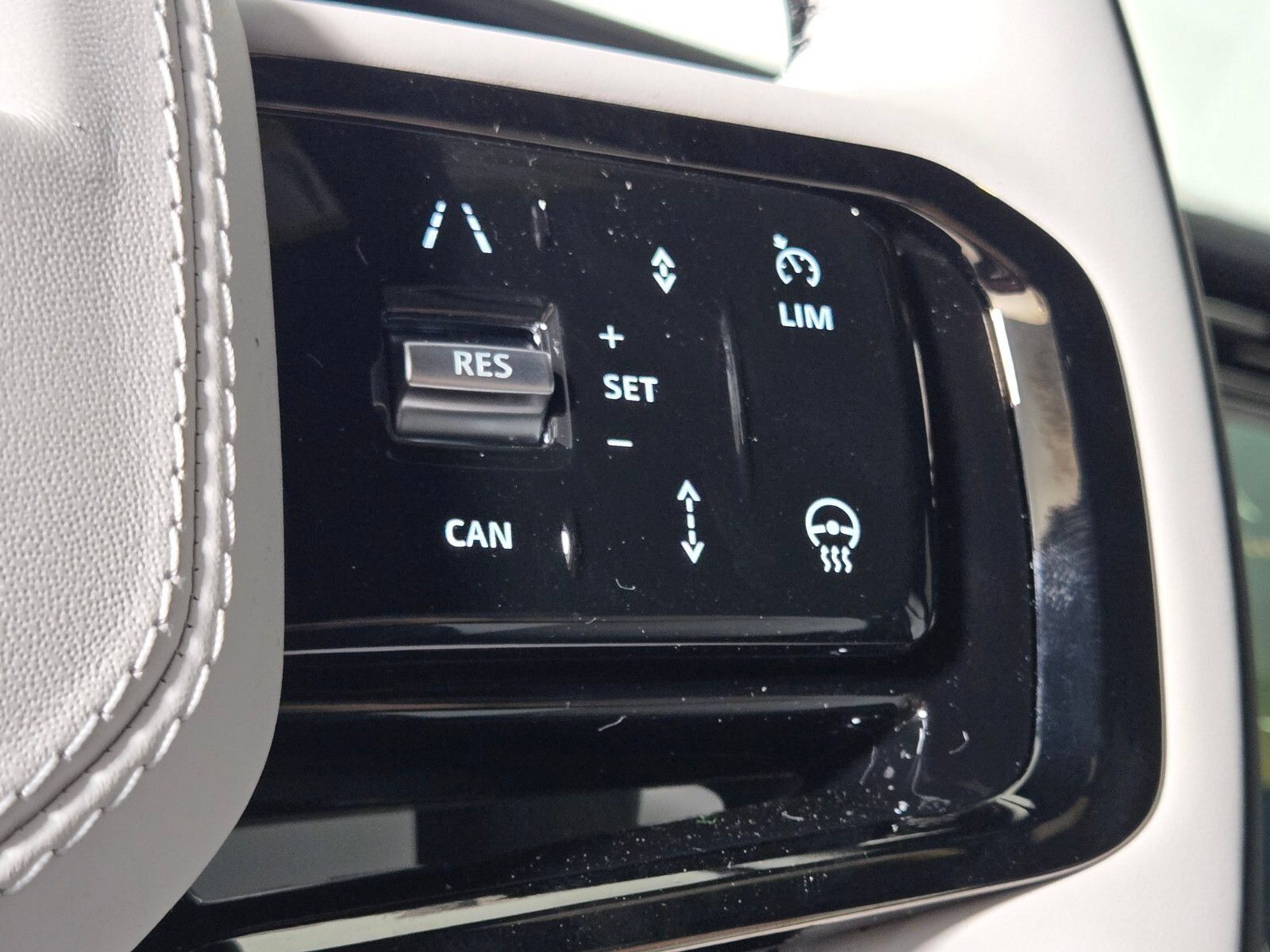 New 2026 Land Rover Range Rover Sport Dynamic SE AWD/4WD image 25
