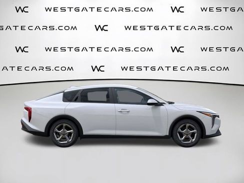 New 2026 Kia K4 LXS image 10