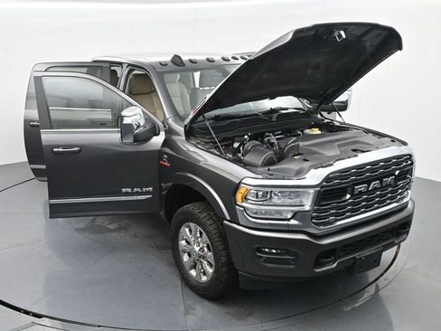 Used 2023 RAM 2500 Limited image 32