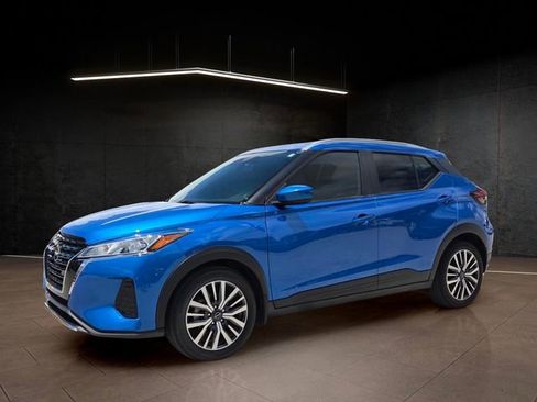 Used 2023 Nissan Kicks SV FWD image 3