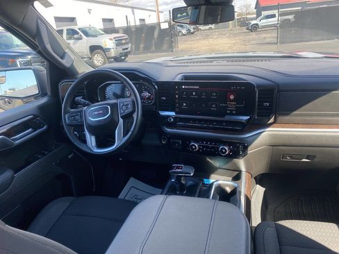 Used 2025 GMC Sierra 1500 Elevation w/ Preferred Package image 18
