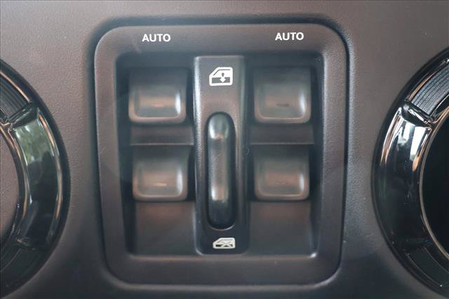 Used 2015 Jeep Wrangler Unlimited Sahara AWD/4WD image 17