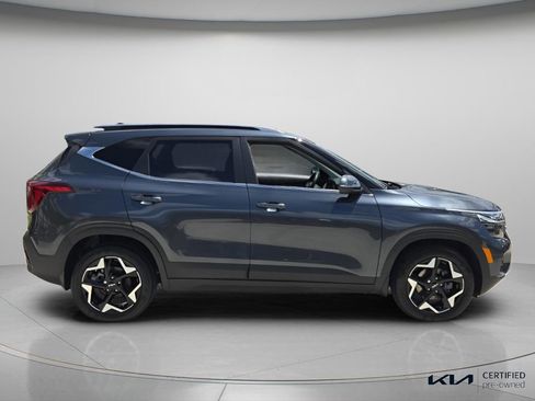 Certified 2025 Kia Seltos EX FWD image 4