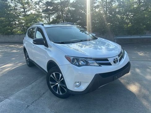 Used 2015 Toyota RAV4 Limited AWD/4WD image 2