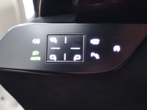 Used 2023 Ferrari Roma RWD image 20