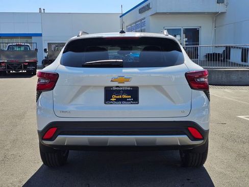 New 2026 Chevrolet Trax LT FWD image 4