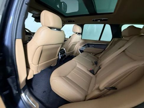 Used 2025 Land Rover Range Rover SE AWD/4WD image 31