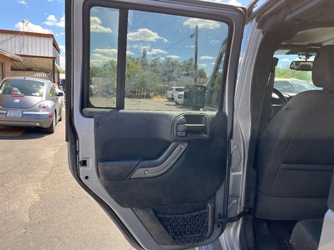 Used 2018 Jeep Wrangler Unlimited Sport S image 14