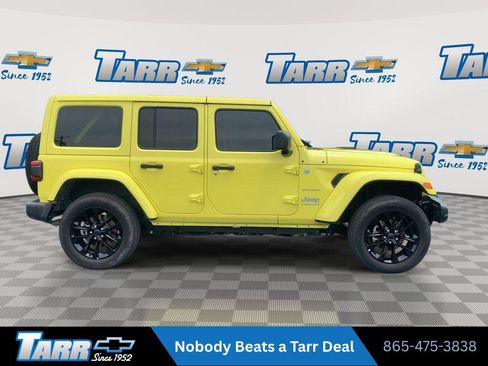 Used 2024 Jeep Wrangler Unlimited Sahara AWD/4WD image 9