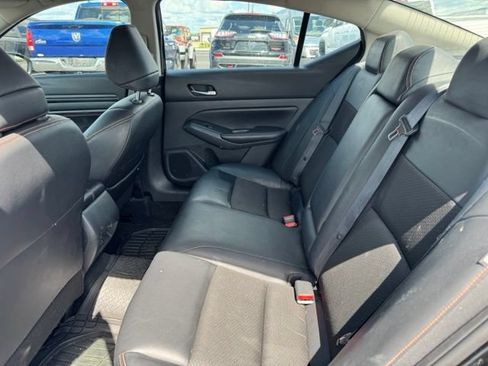 Used 2022 Nissan Altima 2.5 SR FWD image 12