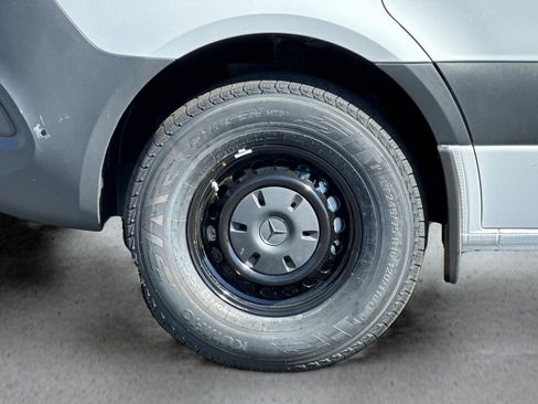 New 2024 Mercedes-Benz Sprinter 144 Cargo image 30