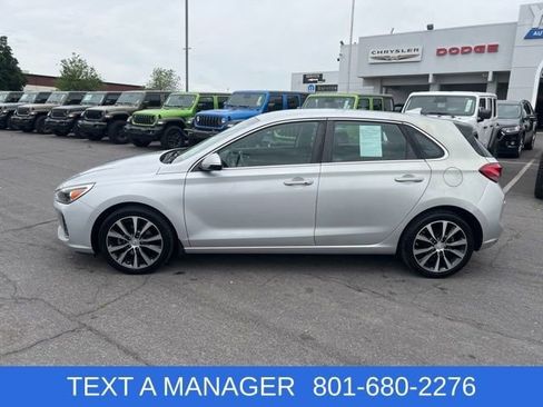 Used 2018 Hyundai Elantra GT w/ Style Package 02 FWD image 2