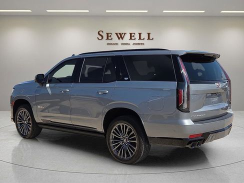 Used 2024 Cadillac Escalade V image 3