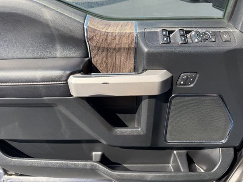 Used 2019 Ford F250 Lariat image 35