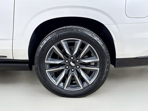 Used 2023 Cadillac Escalade ESV Sport Platinum w/ Heavy-Duty Trailer Package AWD/4WD image 35
