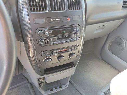 Used 2005 Dodge Grand Caravan SXT FWD image 17