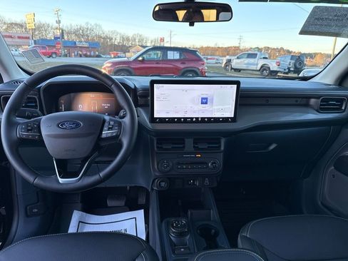 Certified 2025 Ford Maverick Lobo image 13