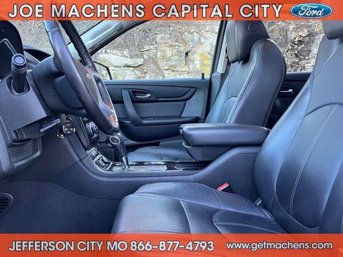 Used 2017 Chevrolet Traverse LT image 19
