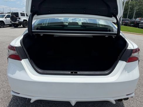 Used 2024 Toyota Camry SE FWD image 18