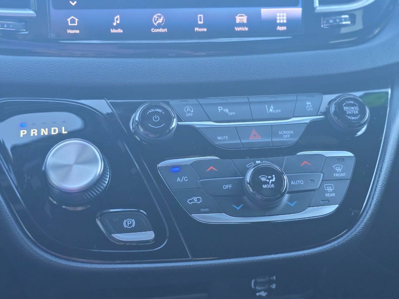 Used 2026 Chrysler Pacifica Select FWD image 37
