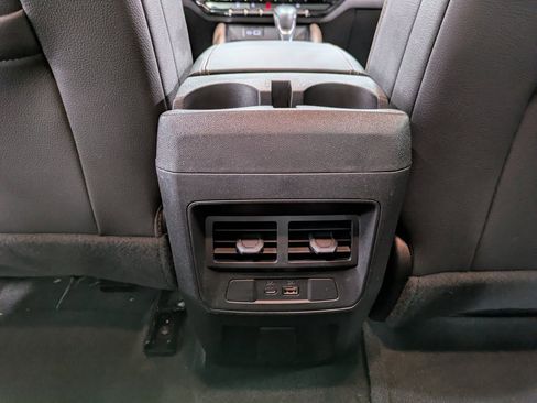 Used 2024 GMC Canyon Denali image 23