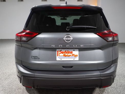 Used 2024 Nissan Rogue S FWD image 8