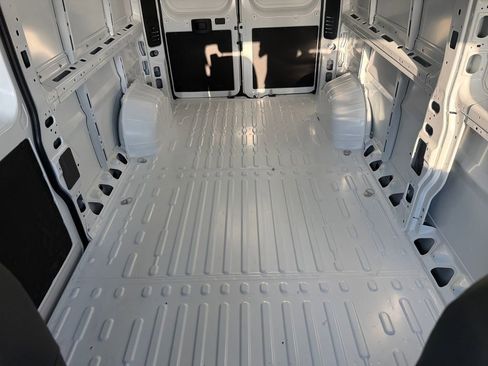 New 2026 RAM ProMaster 2500 w/ Quick Order Package 22G SLT image 13