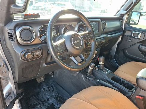 Used 2020 Jeep Wrangler Sport image 13