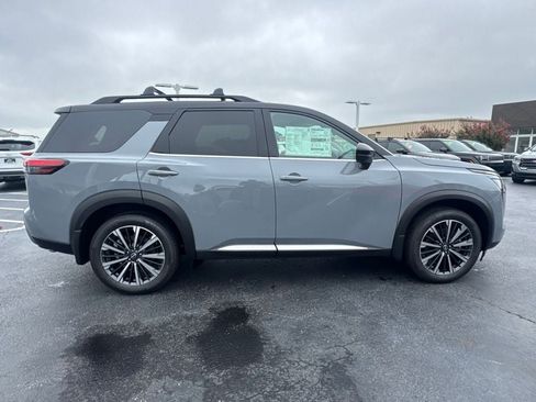 New 2026 Nissan Pathfinder Platinum AWD/4WD image 6