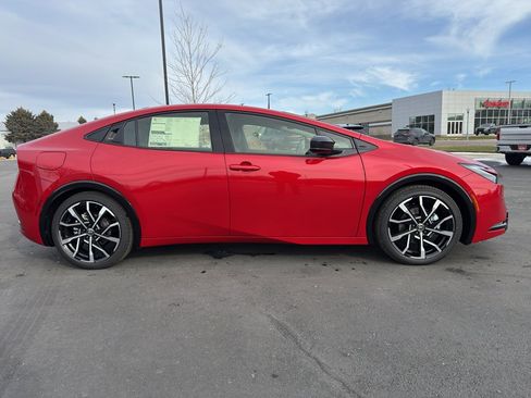 New 2026 Toyota Prius Plug-In Hybrid image 2