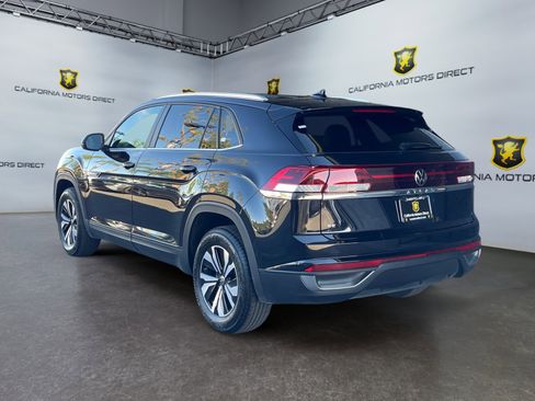 Used 2024 Volkswagen Atlas Cross Sport SE image 3