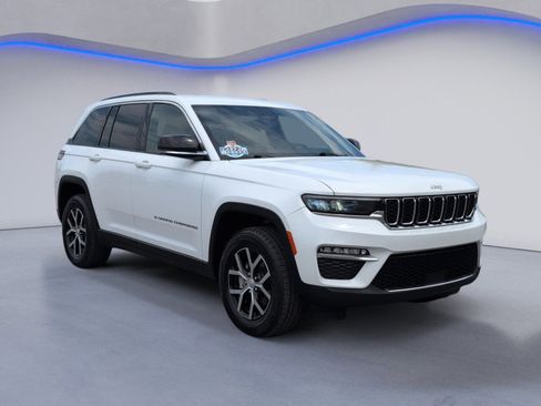 Used 2024 Jeep Grand Cherokee Limited AWD/4WD image 9
