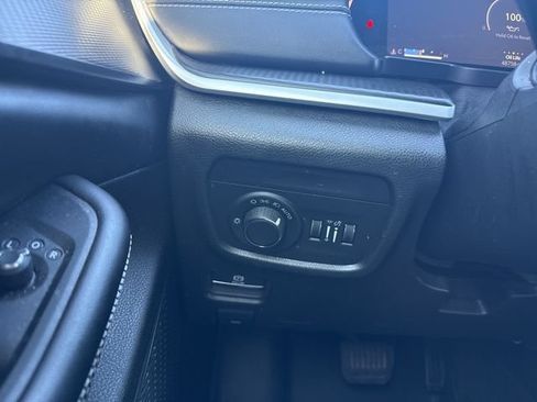 Used 2024 Jeep Grand Cherokee L Altitude AWD/4WD image 25