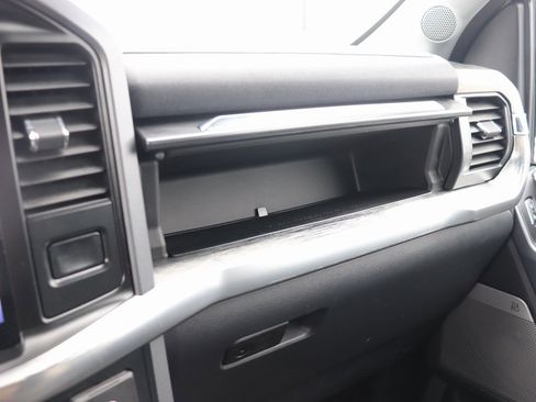 Used 2023 Ford F150 Lariat w/ Trailer Tow Package image 39