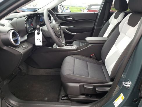 New 2026 Chevrolet Trax LS image 9