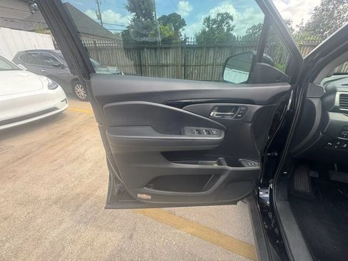 Used 2020 Honda Pilot Touring image 6