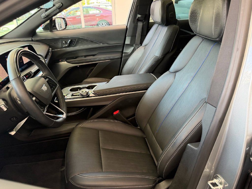 Used 2025 Cadillac Lyriq Sport w/ LPO, Floor Liner Package AWD/4WD image 10