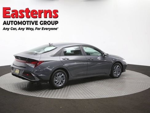 Used 2024 Hyundai Elantra SEL FWD image 40