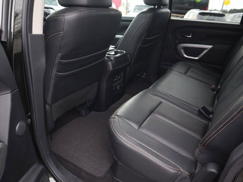 Used 2019 Nissan Titan SL image 10