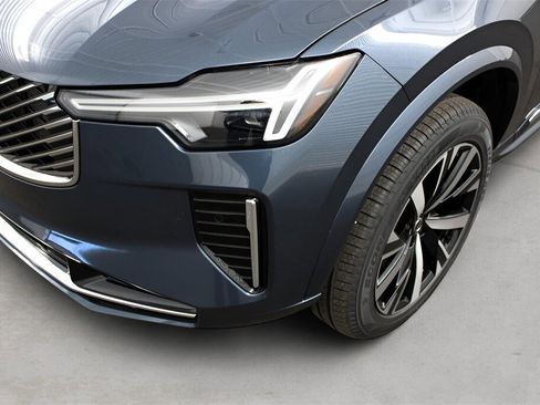 New 2025 Volvo XC90 B6 Core w/ Protection Package image 8