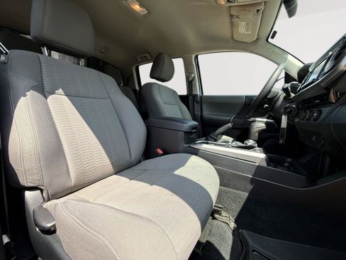 Used 2016 Toyota Tacoma SR5 w/ SR5 Appearance Package (SN) RWD image 23